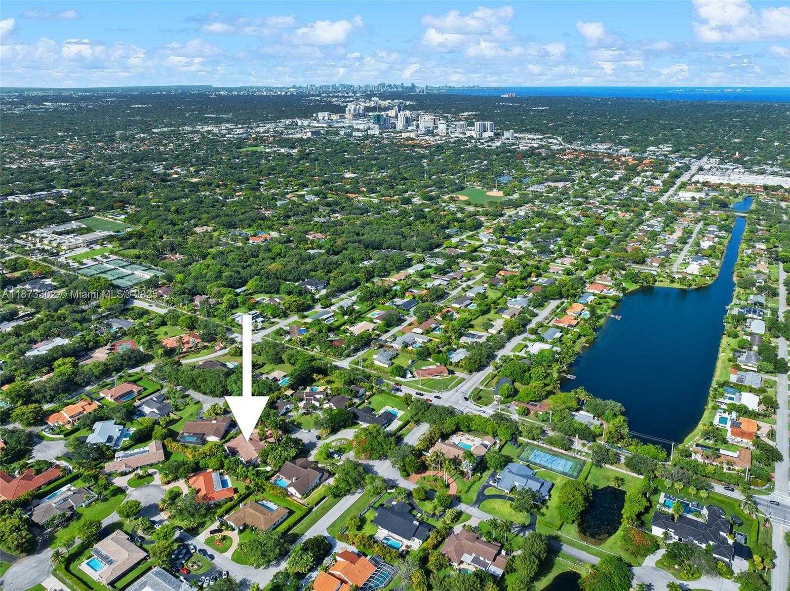 Small Image of 10304 SOUTH WEST 87TH CT, Miami Number 65