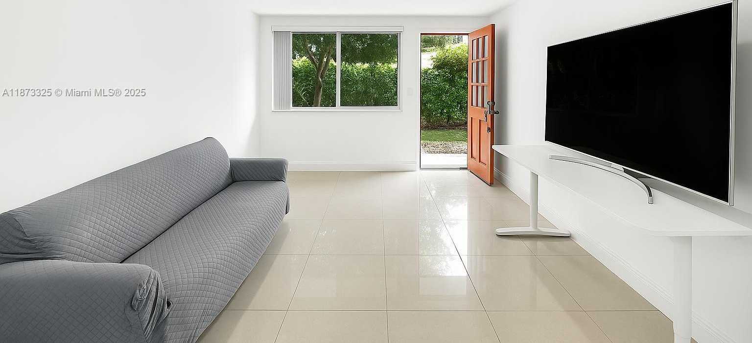 Small Image of 9457 CARLYLE AVE, Surfside Number 14