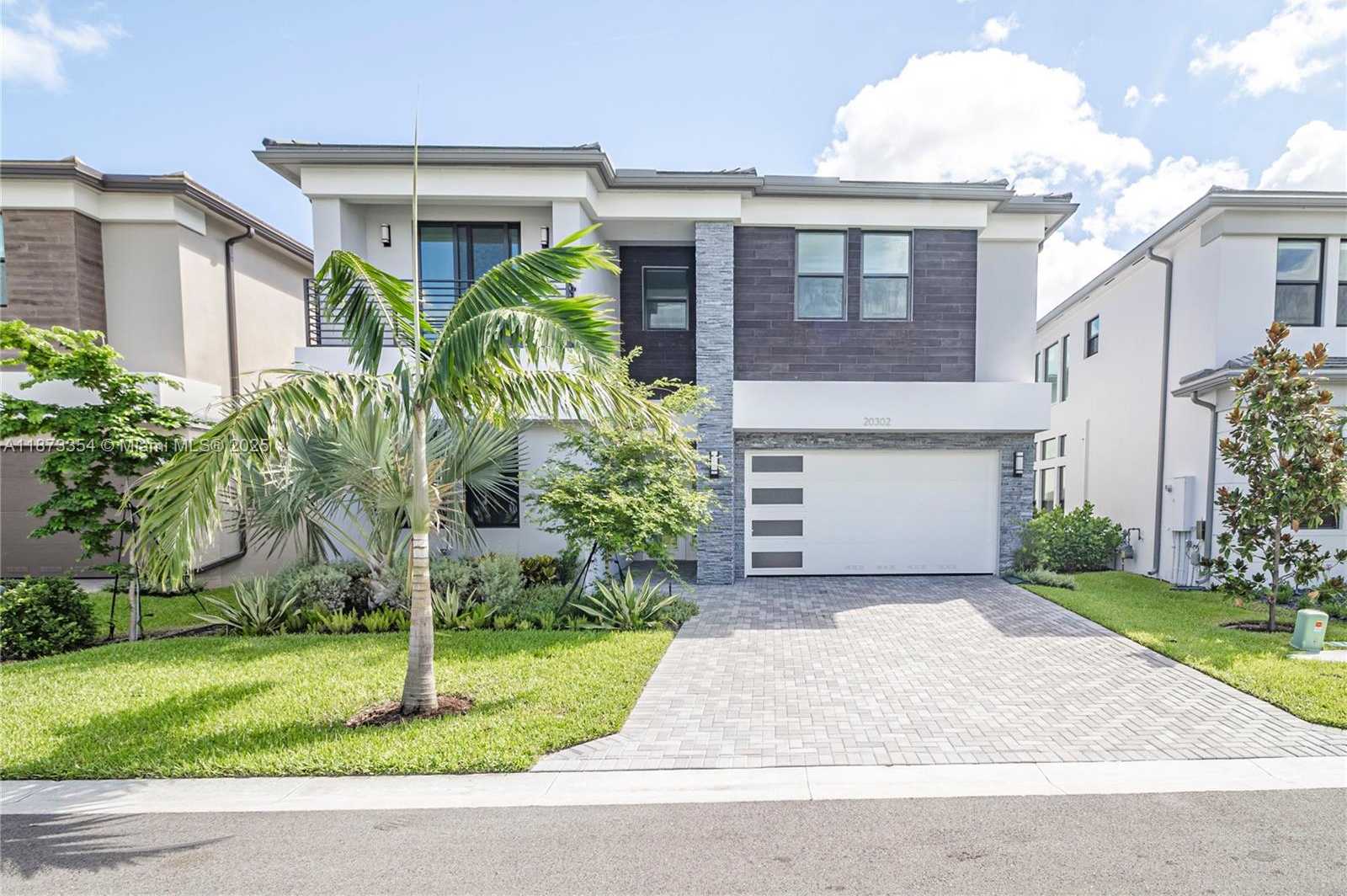 Small Image of 20302 SOMERSET HILLS DR, Boca Raton Number 2