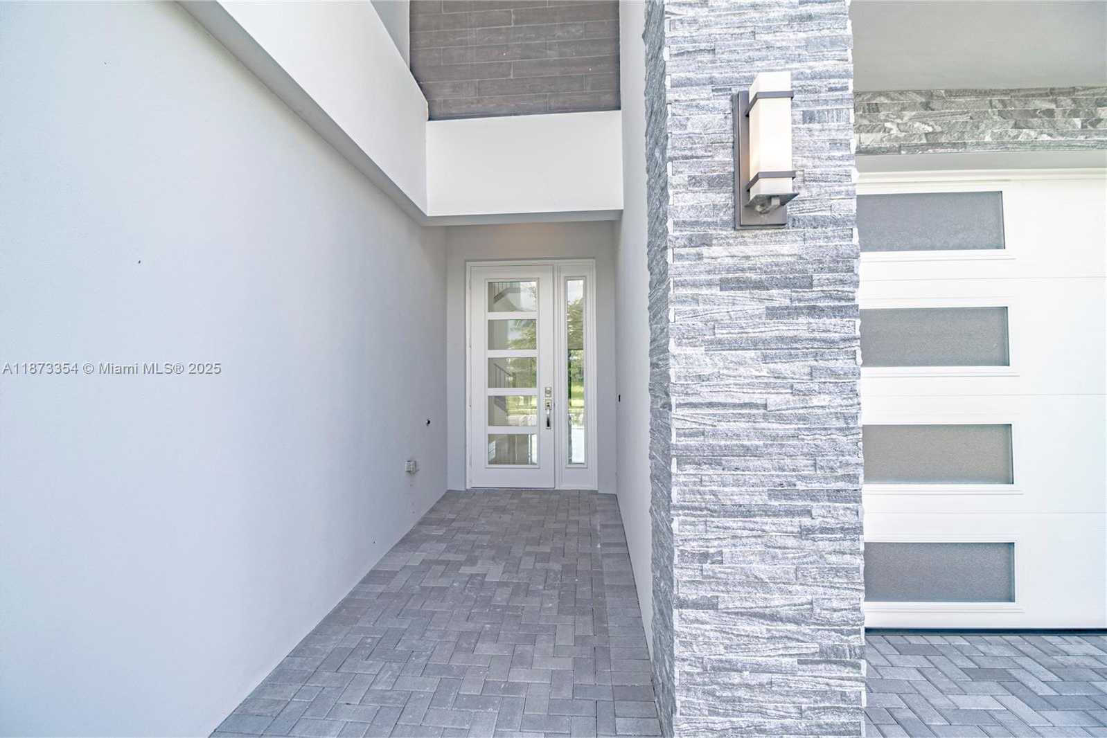 Small Image of 20302 SOMERSET HILLS DR, Boca Raton Number 3
