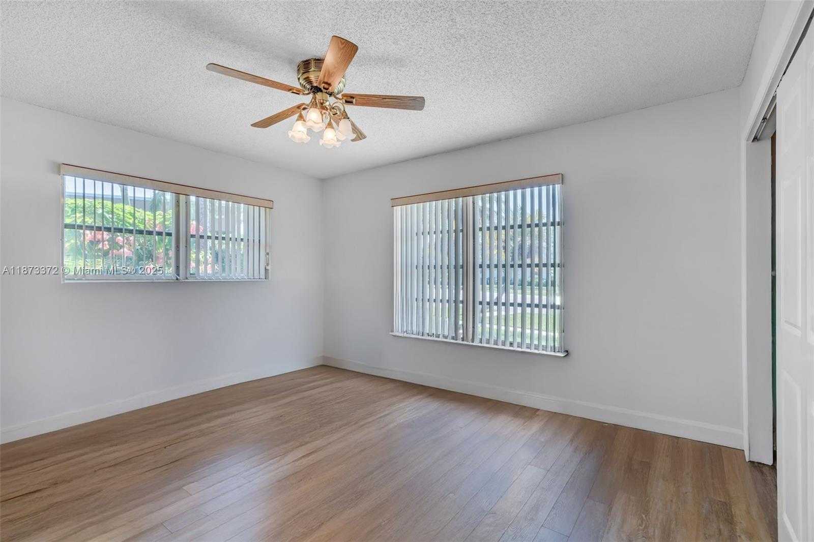 Small Image of 16561 ROYAL POINCIANA DR, Weston Number 13