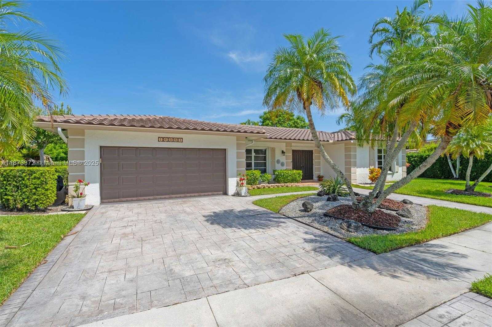 Small Image of 16561 ROYAL POINCIANA DR, Weston Number 2