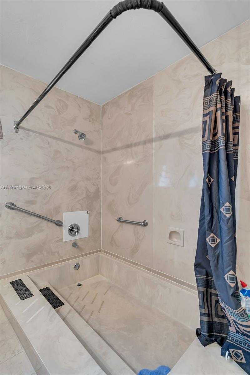 Small Image of 16561 ROYAL POINCIANA DR, Weston Number 22