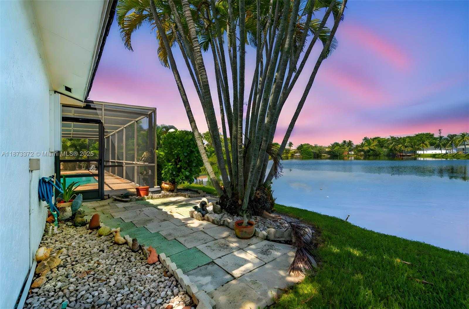 Small Image of 16561 ROYAL POINCIANA DR, Weston Number 30
