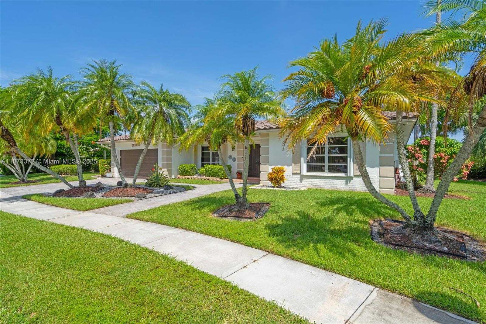 Small Image of 16561 ROYAL POINCIANA DR, Weston Number 35