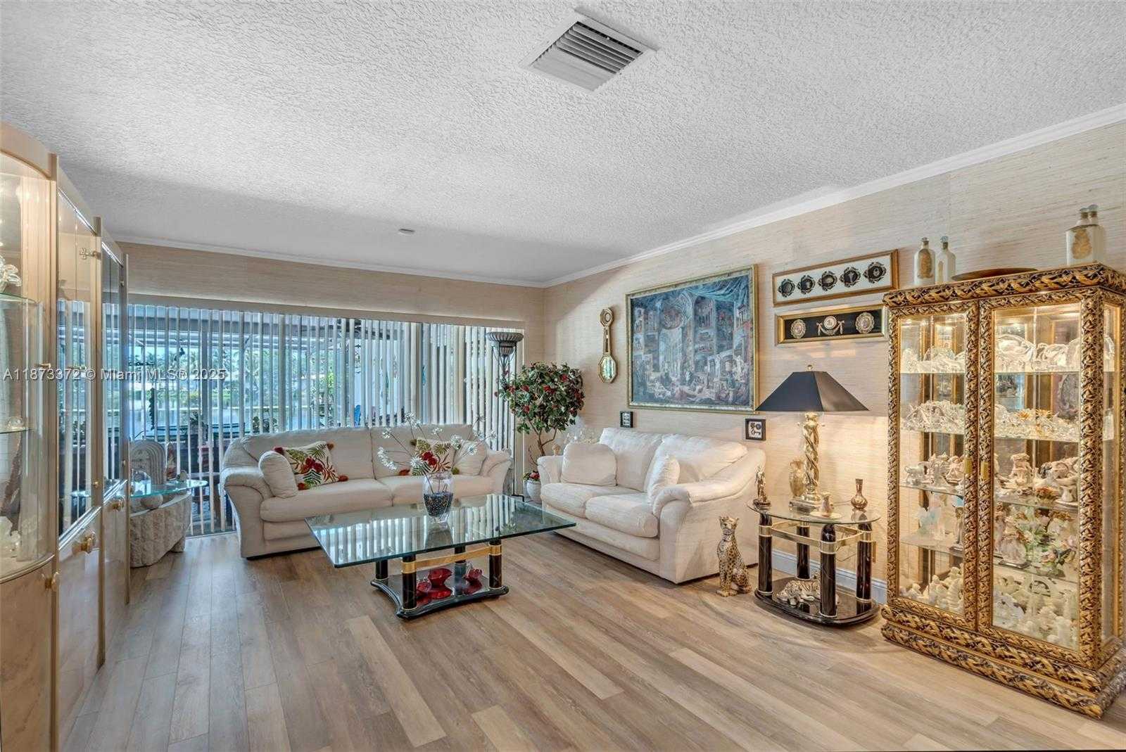 Small Image of 16561 ROYAL POINCIANA DR, Weston Number 4