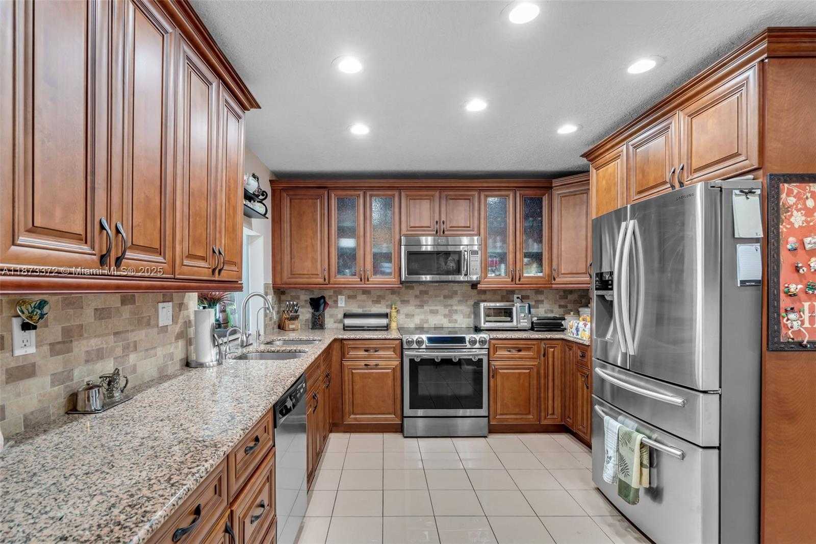 Small Image of 16561 ROYAL POINCIANA DR, Weston Number 9