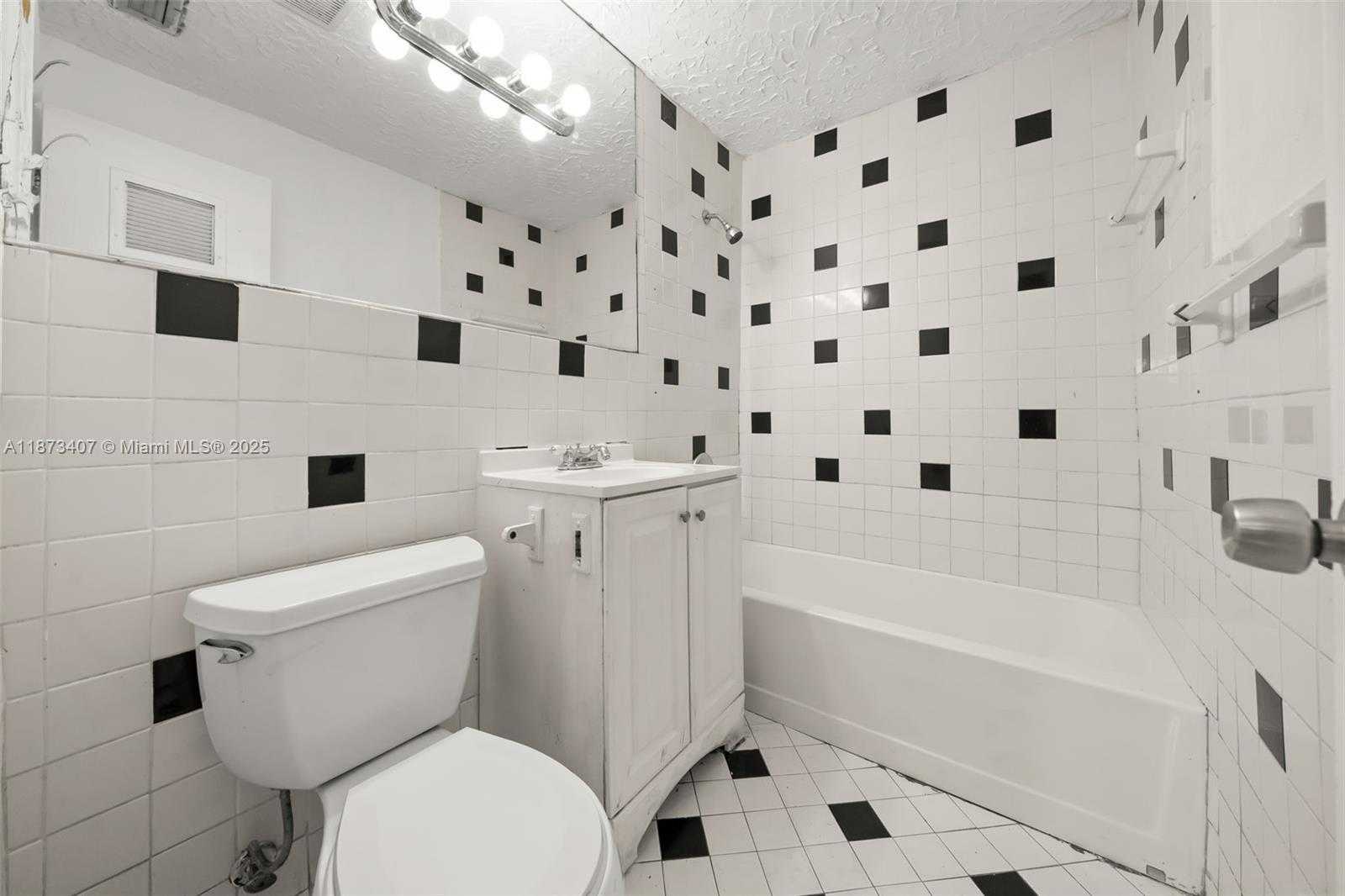 Small Image of 1512 NORTH WEST 16TH LN, Fort Lauderdale Number 7