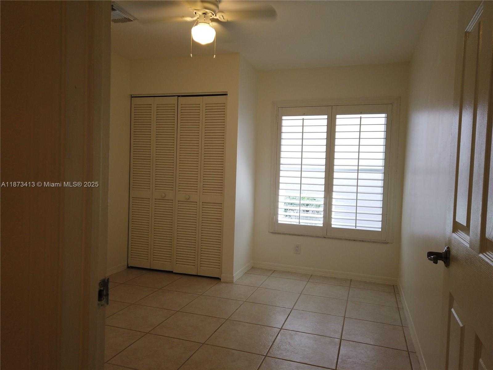 Small Image of 1140 LIDFLOWER ST, Hollywood Number 14