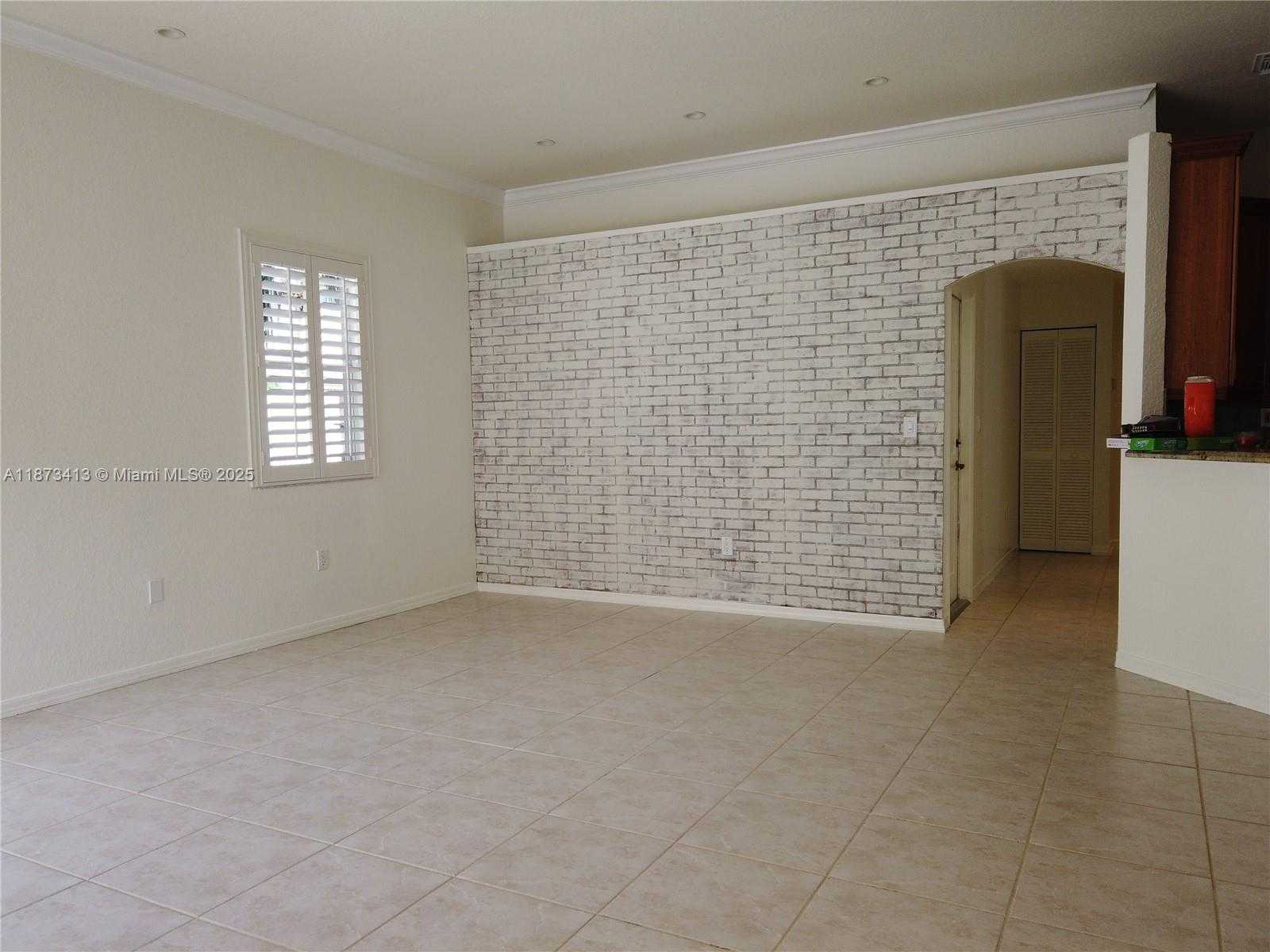 Small Image of 1140 LIDFLOWER ST, Hollywood Number 16