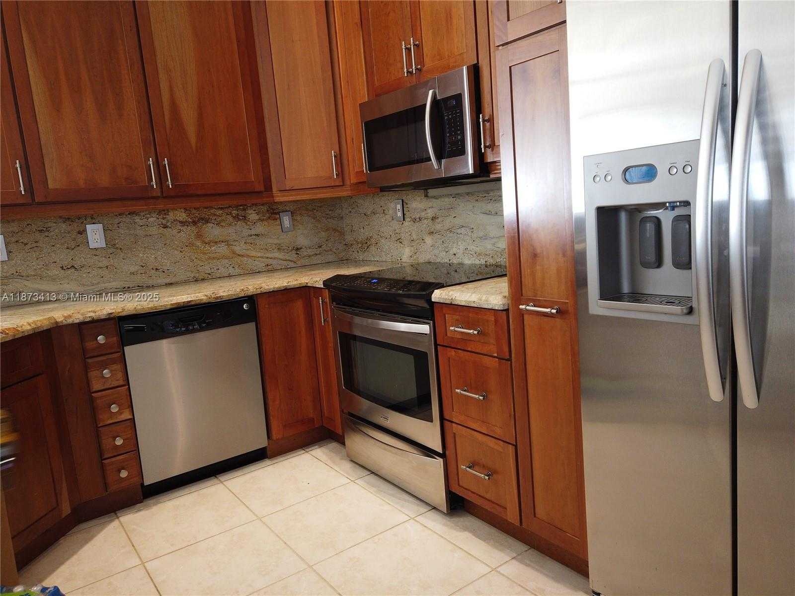 Small Image of 1140 LIDFLOWER ST, Hollywood Number 3