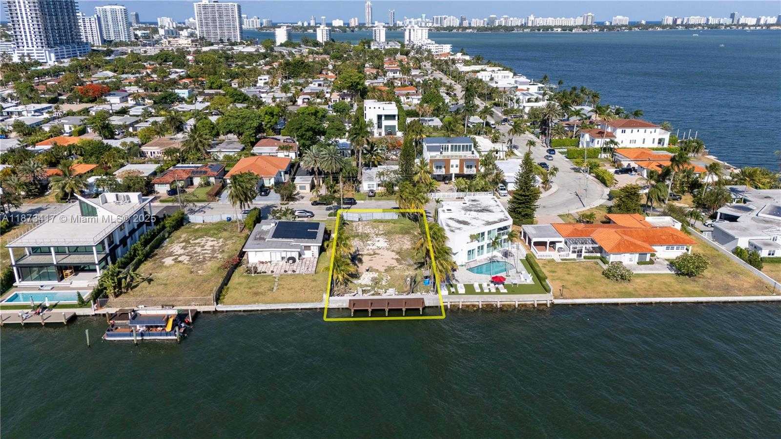 Small Image of 7508 WEST TREASURE DR, North Bay Village Number 12