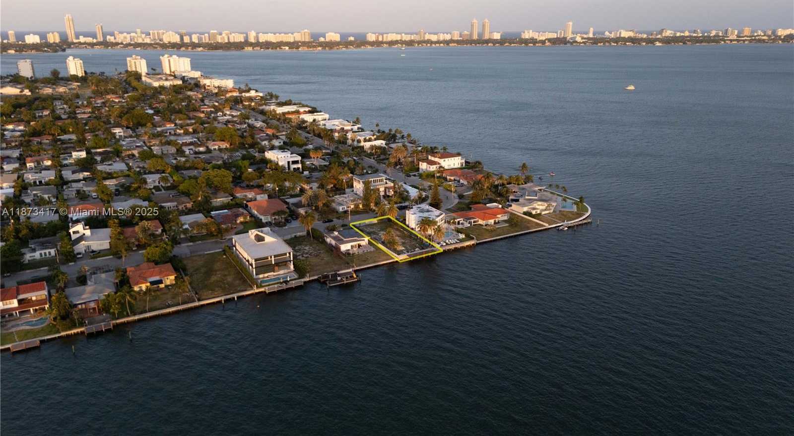 Small Image of 7508 WEST TREASURE DR, North Bay Village Number 13