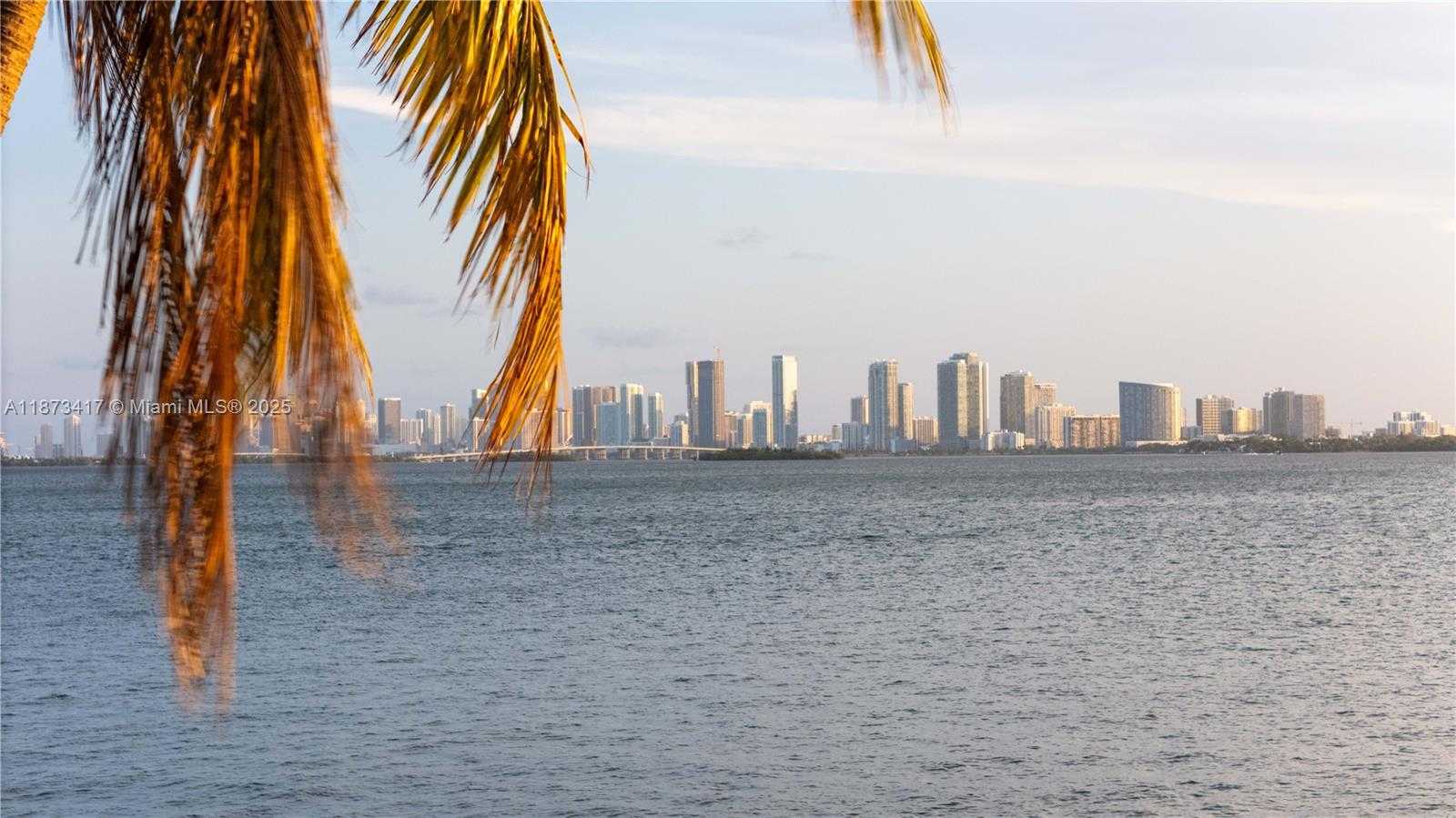 Small Image of 7508 WEST TREASURE DR, North Bay Village Number 4