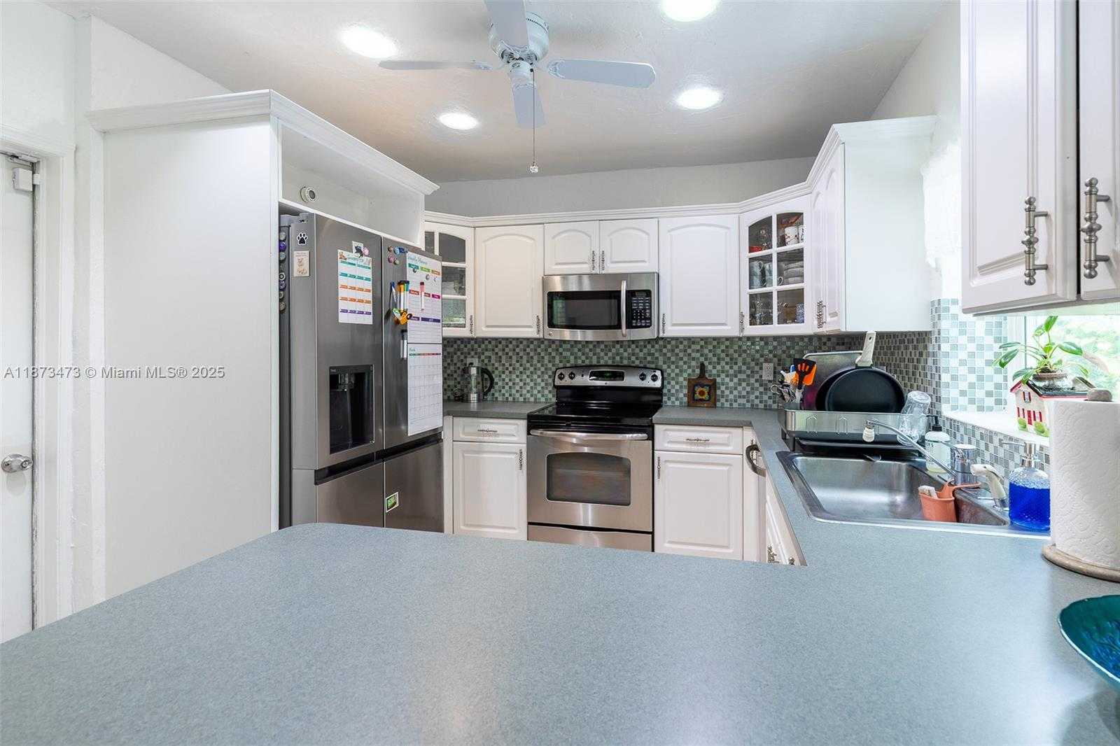 Small Image of 1711 SOUTH WEST 18TH ST, Miami Number 19