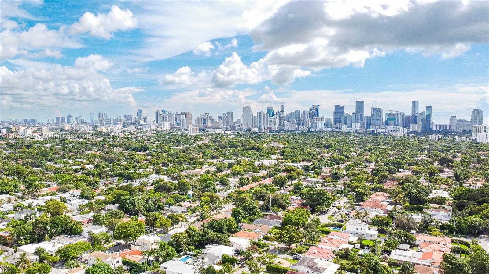Small Image of 1711 SOUTH WEST 18TH ST, Miami Number 35
