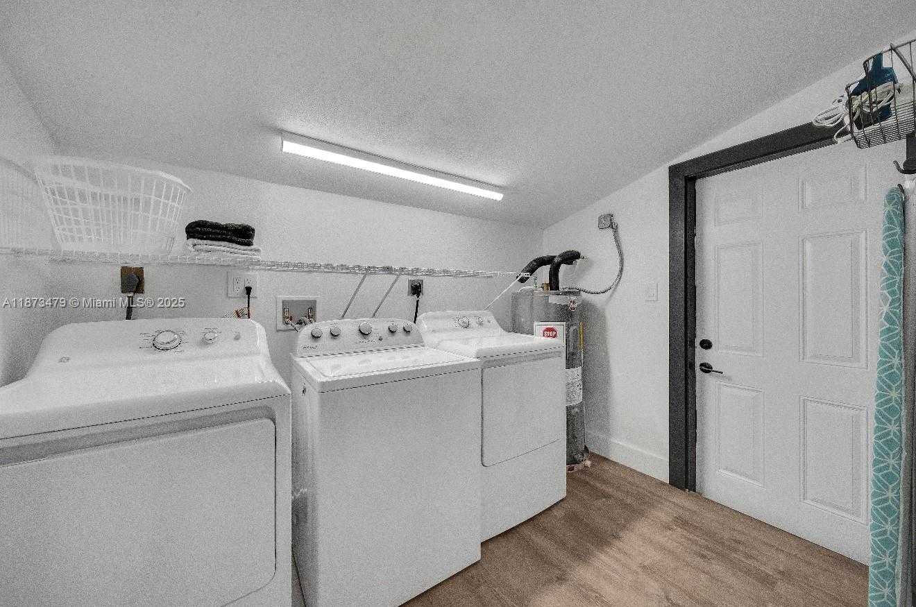 Small Image of 521 WEST EVANSTON CIR, Fort Lauderdale Number 13