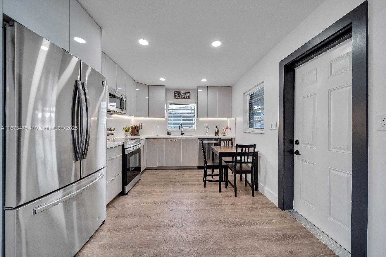 Small Image of 521 WEST EVANSTON CIR, Fort Lauderdale Number 15