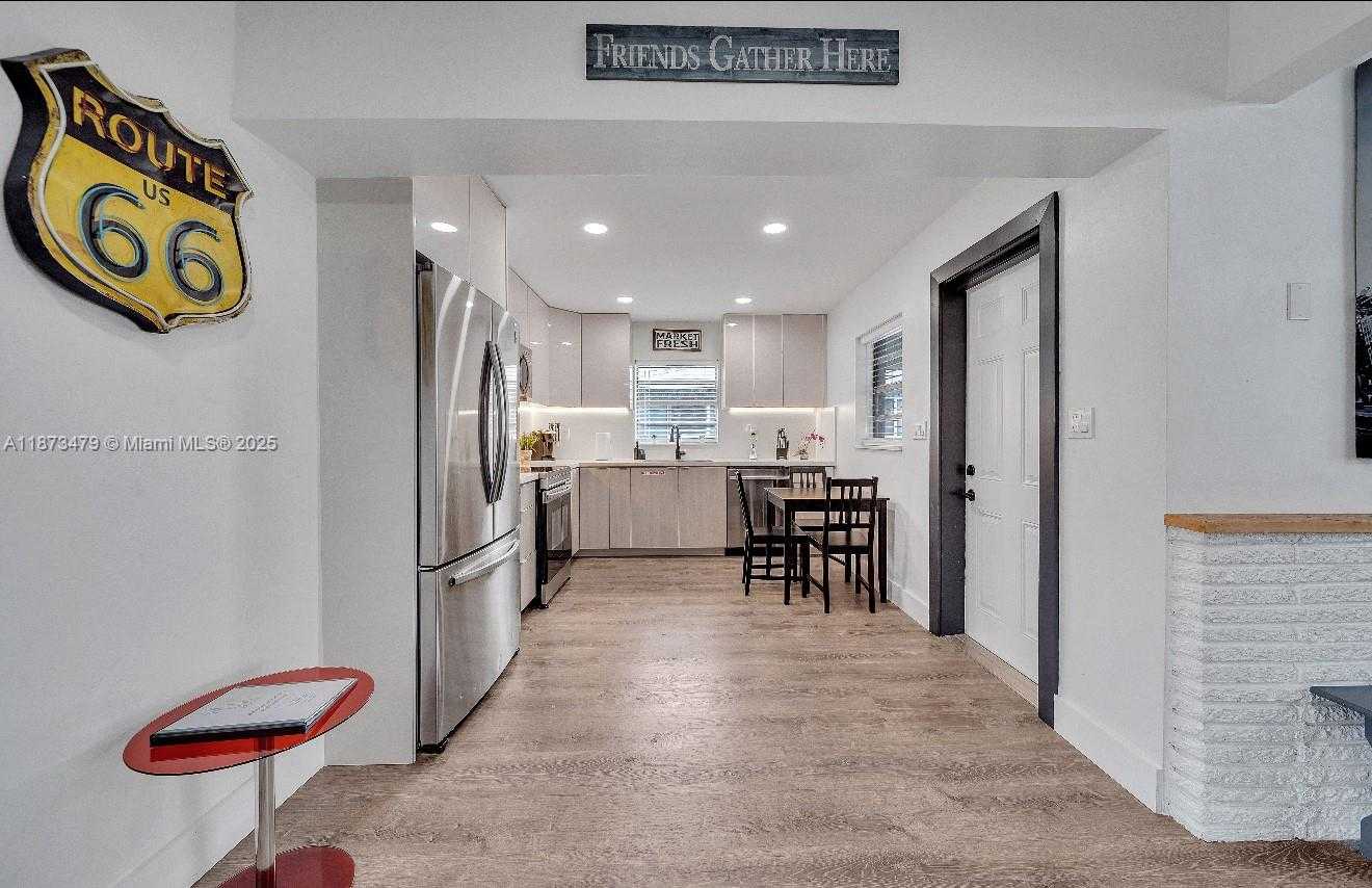 Small Image of 521 WEST EVANSTON CIR, Fort Lauderdale Number 16