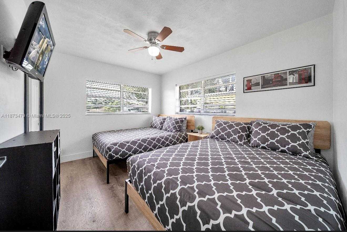 Small Image of 521 WEST EVANSTON CIR, Fort Lauderdale Number 27