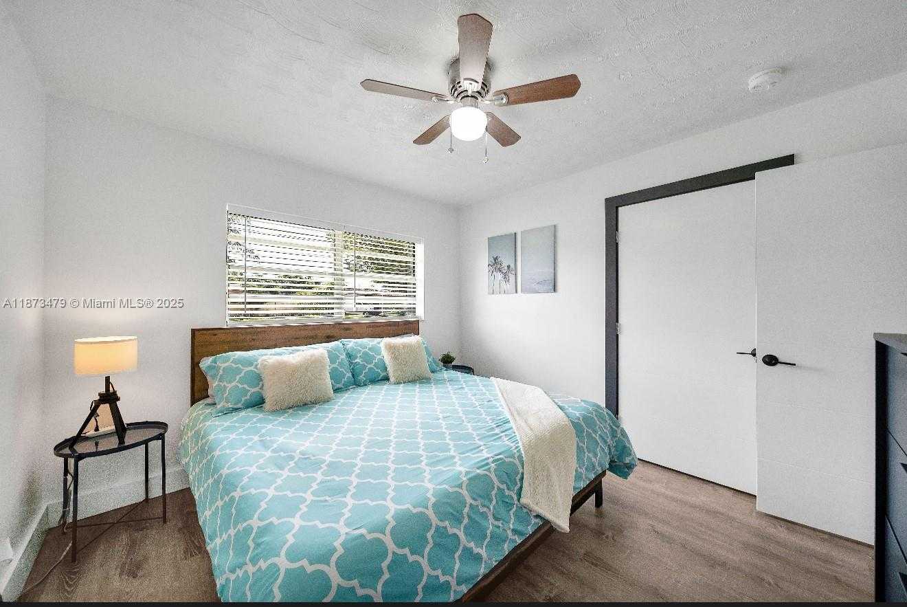 Small Image of 521 WEST EVANSTON CIR, Fort Lauderdale Number 28