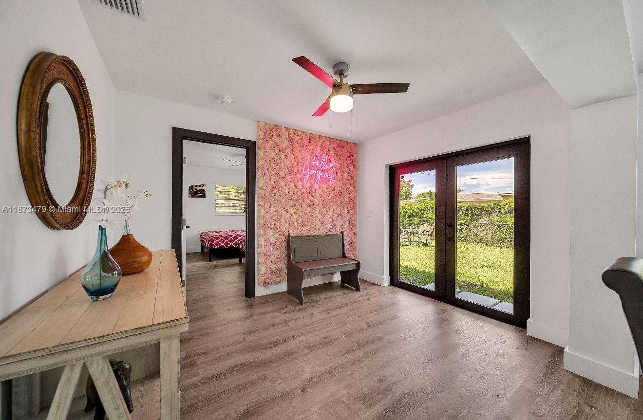 Small Image of 521 WEST EVANSTON CIR, Fort Lauderdale Number 5