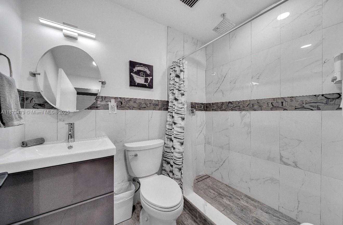 Small Image of 521 WEST EVANSTON CIR, Fort Lauderdale Number 6