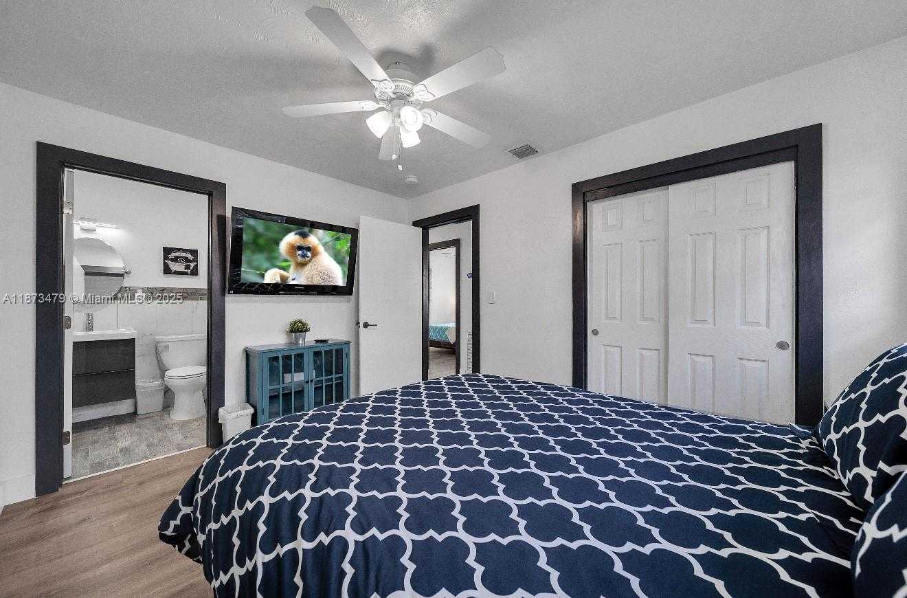 Small Image of 521 WEST EVANSTON CIR, Fort Lauderdale Number 8