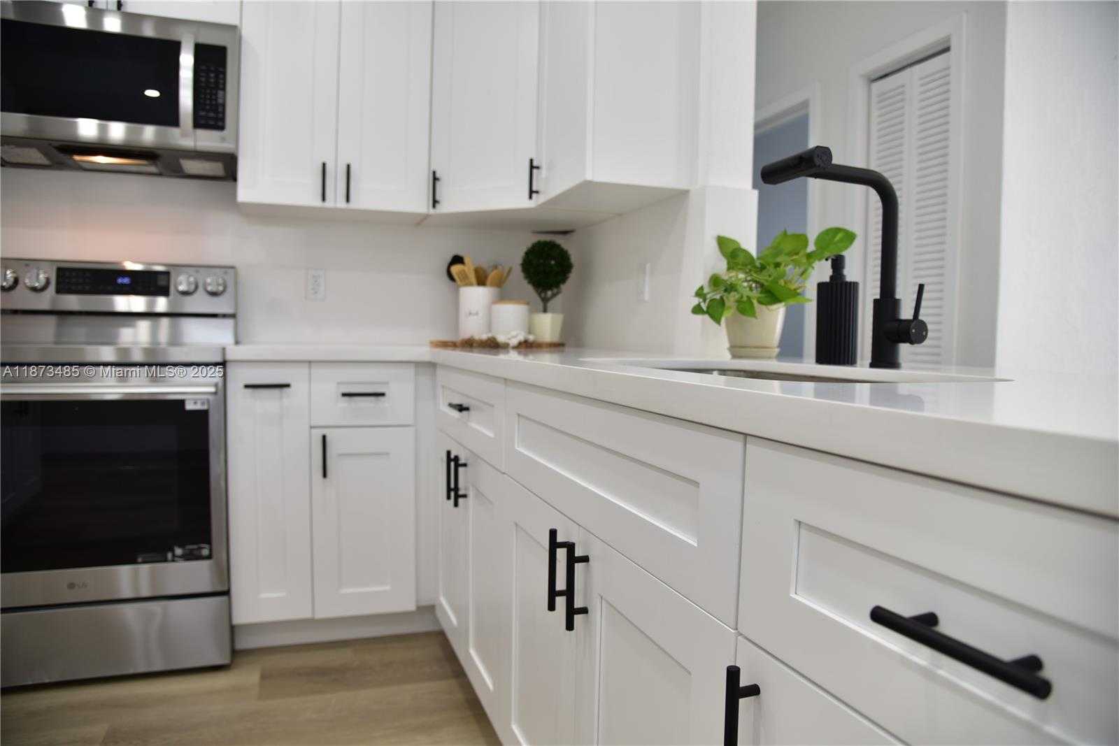 Small Image of 1613 NORTH WEST 12TH ST, Fort Lauderdale Number 13