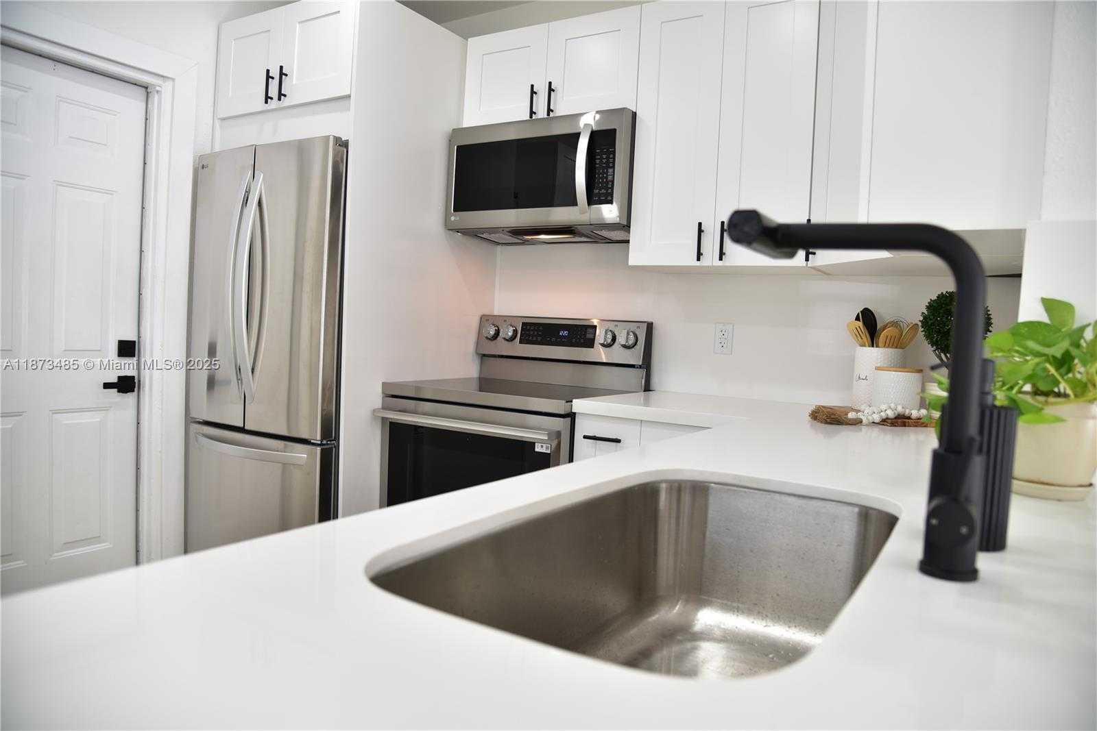 Small Image of 1613 NORTH WEST 12TH ST, Fort Lauderdale Number 14