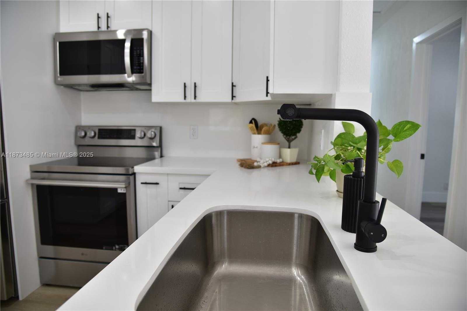 Small Image of 1613 NORTH WEST 12TH ST, Fort Lauderdale Number 16