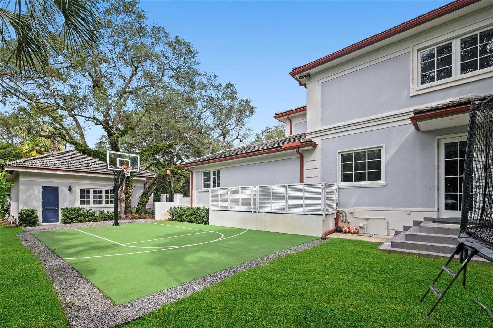 Small Image of 5400 BANYAN TRL, Coral Gables Number 10