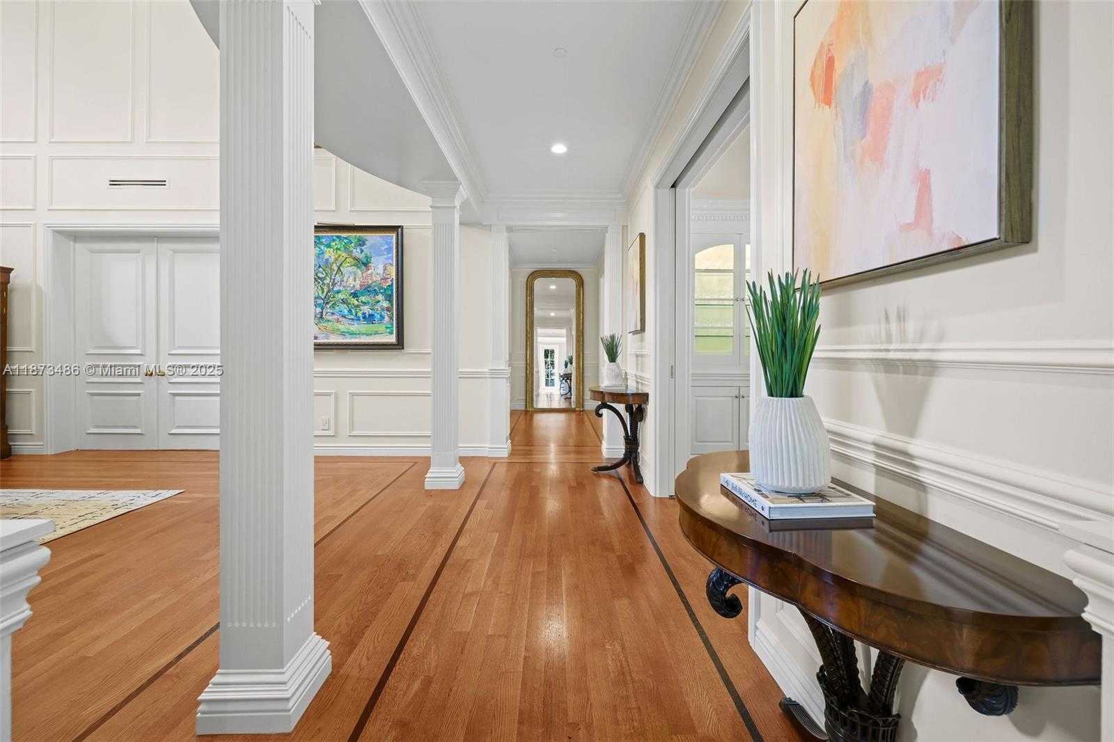Small Image of 5400 BANYAN TRL, Coral Gables Number 16