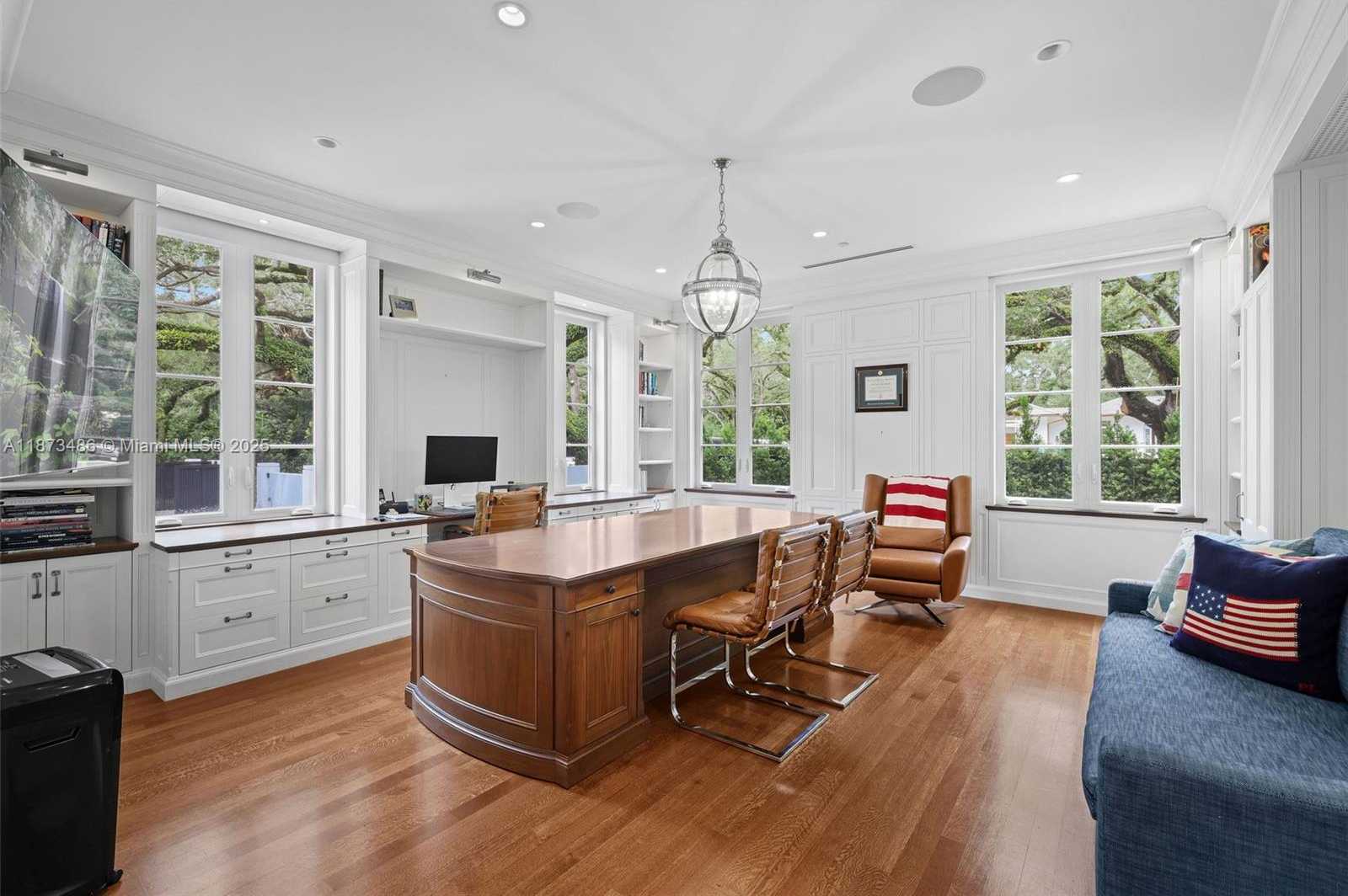 Small Image of 5400 BANYAN TRL, Coral Gables Number 19