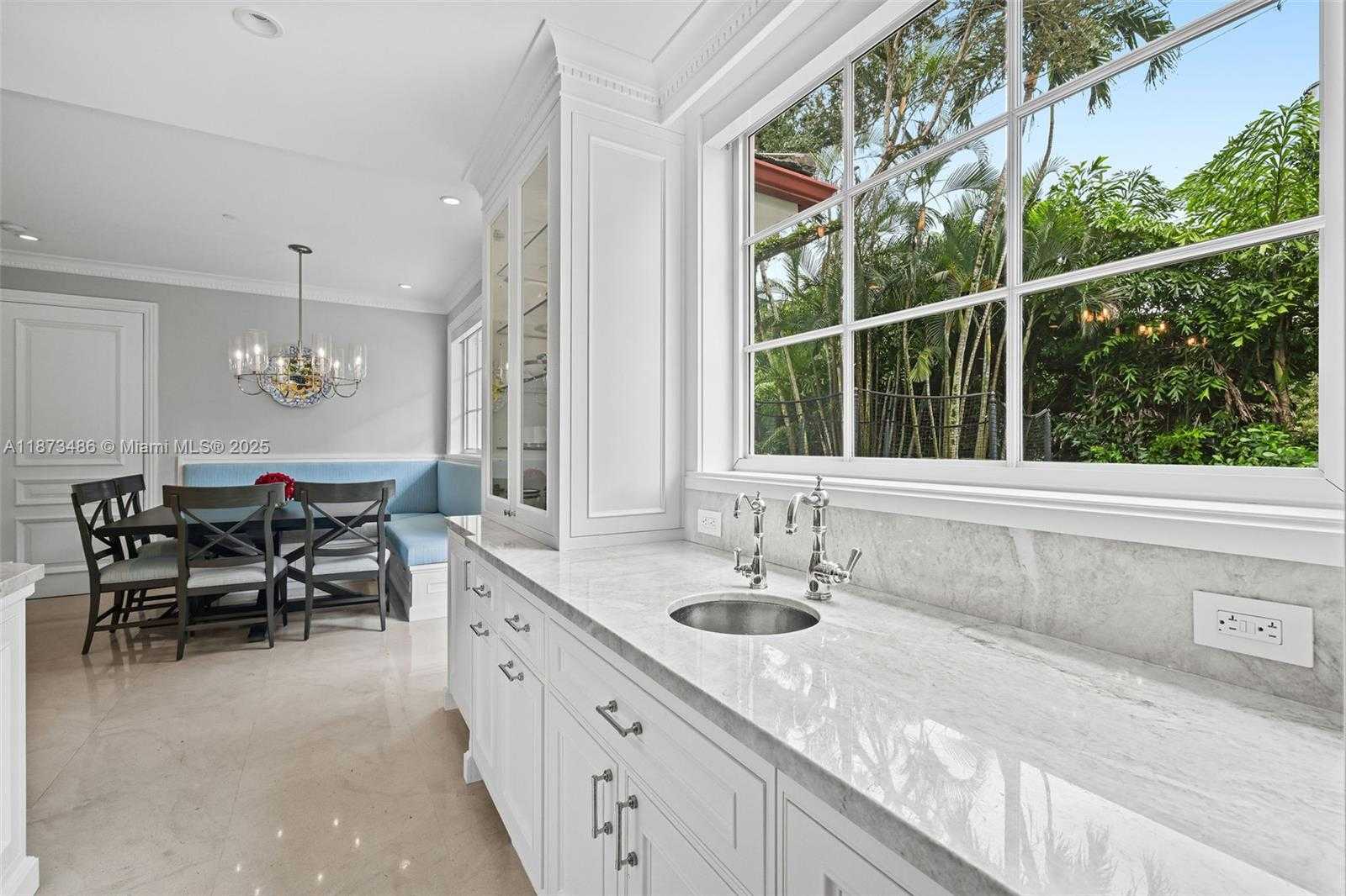Small Image of 5400 BANYAN TRL, Coral Gables Number 32