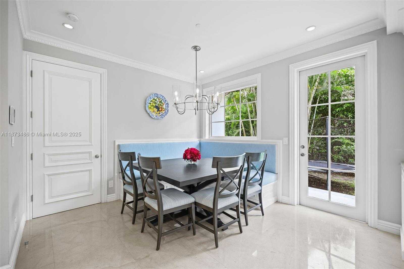 Small Image of 5400 BANYAN TRL, Coral Gables Number 33
