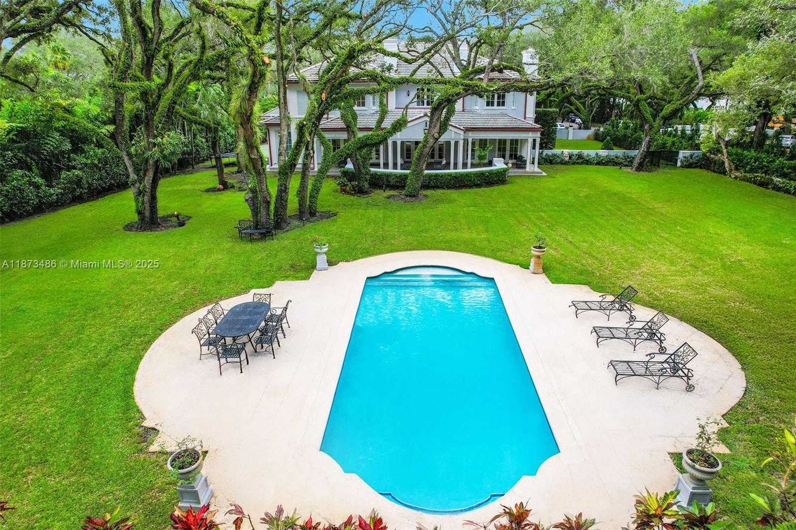 Small Image of 5400 BANYAN TRL, Coral Gables Number 4