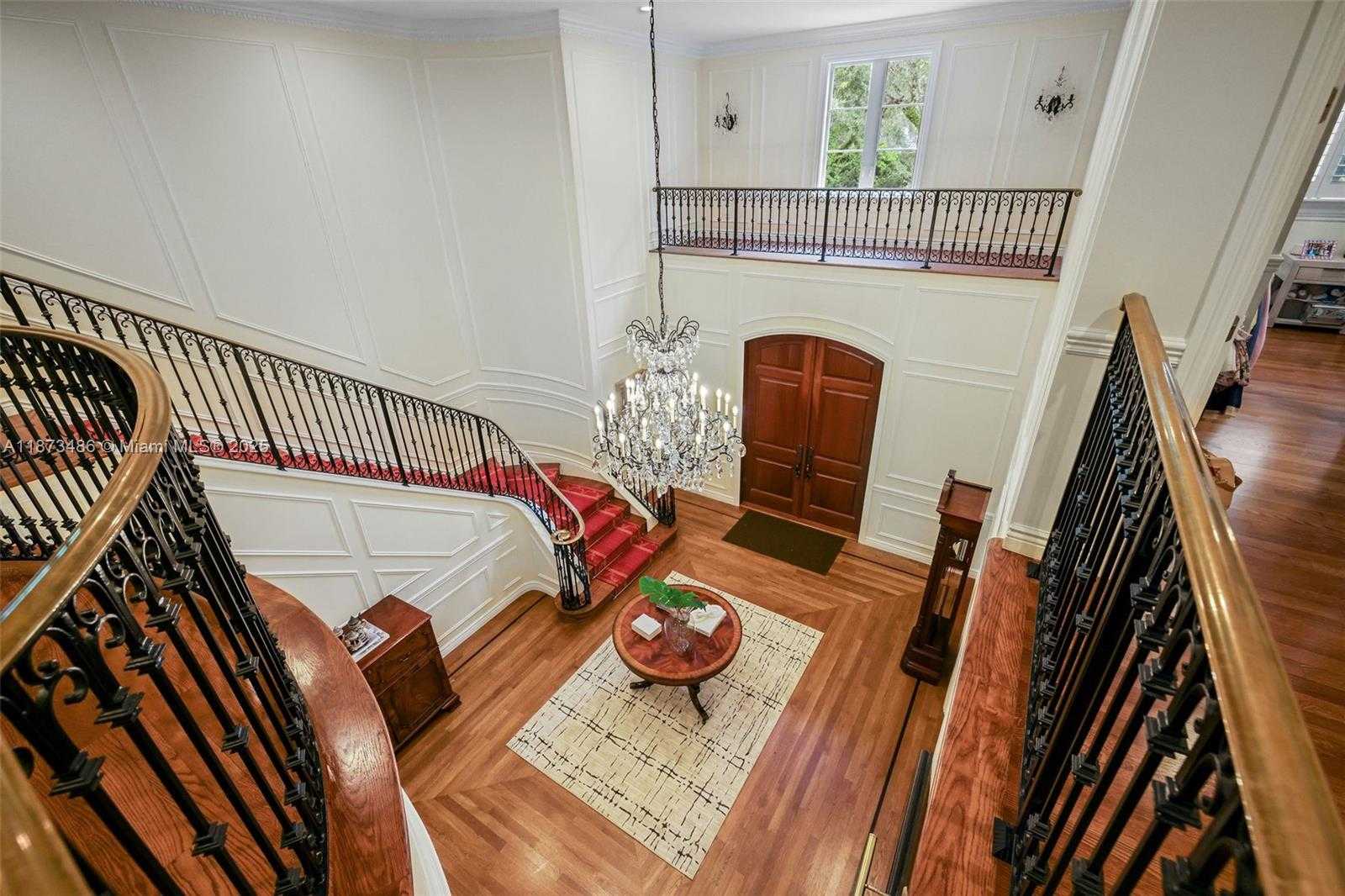 Small Image of 5400 BANYAN TRL, Coral Gables Number 40