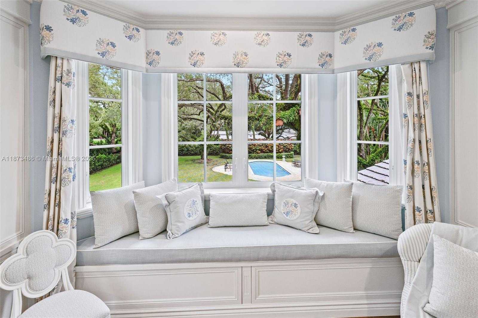 Small Image of 5400 BANYAN TRL, Coral Gables Number 44