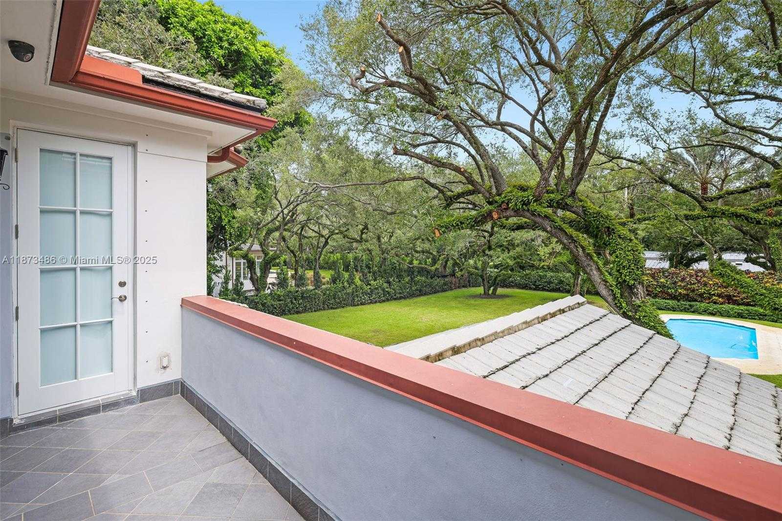 Small Image of 5400 BANYAN TRL, Coral Gables Number 45