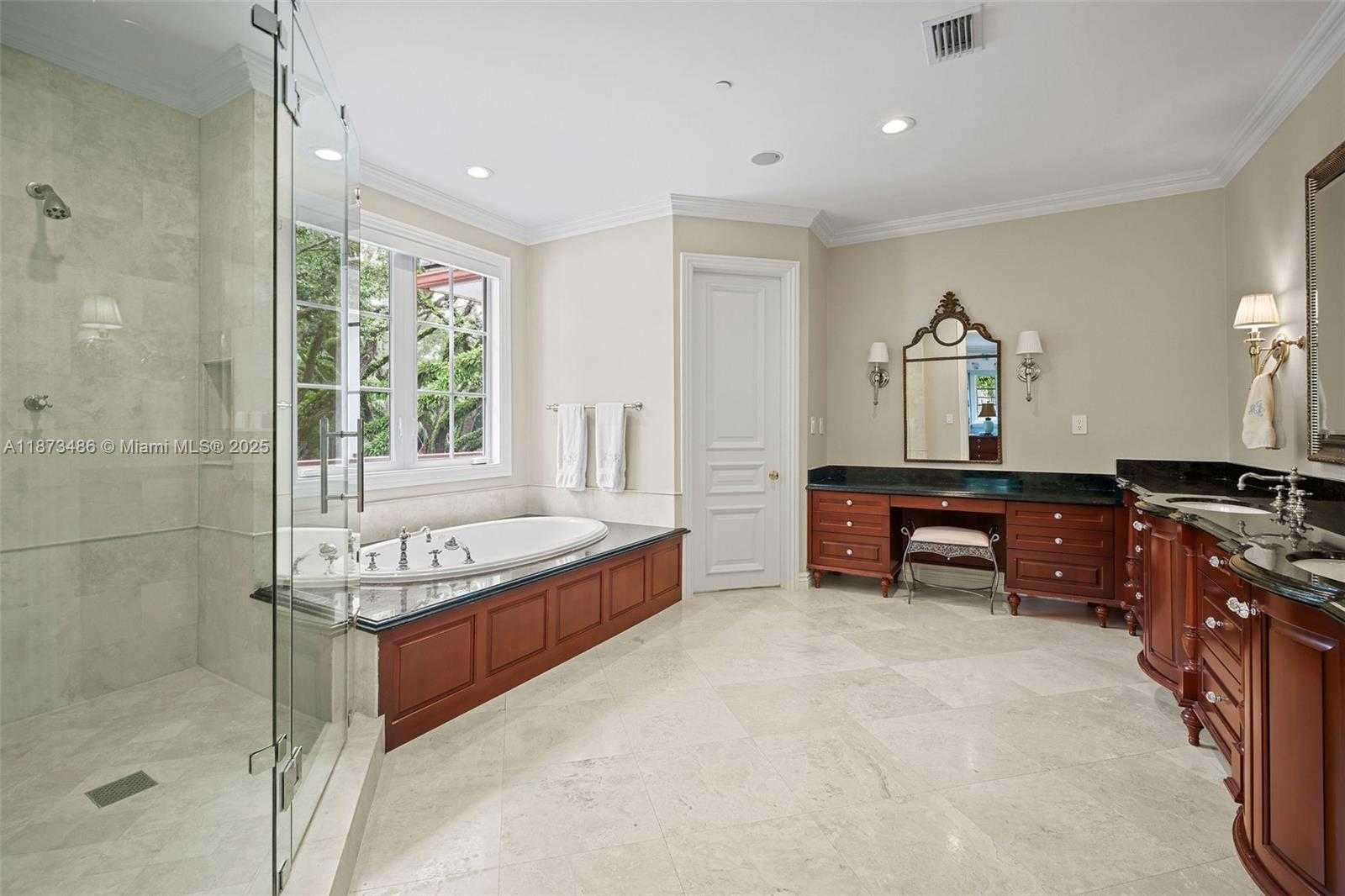 Small Image of 5400 BANYAN TRL, Coral Gables Number 46
