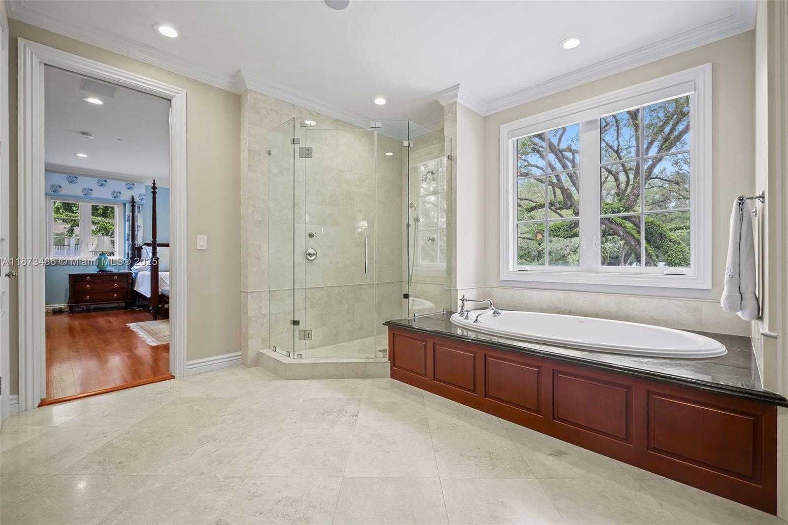 Small Image of 5400 BANYAN TRL, Coral Gables Number 47