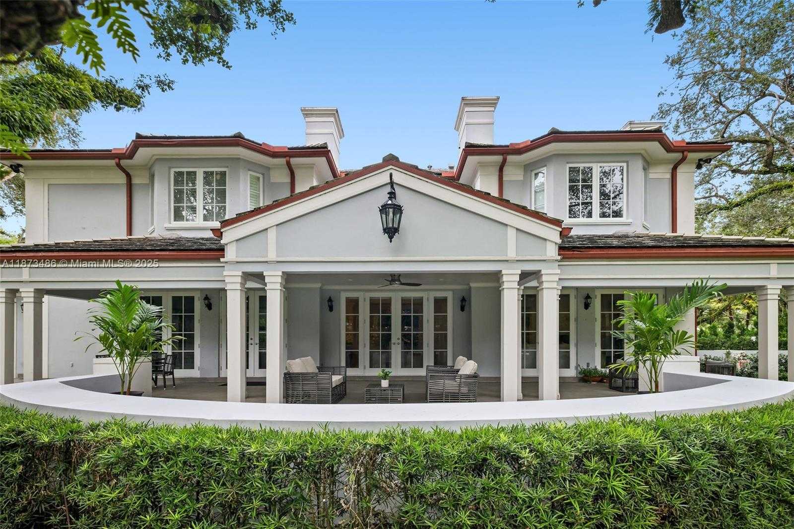 Small Image of 5400 BANYAN TRL, Coral Gables Number 5