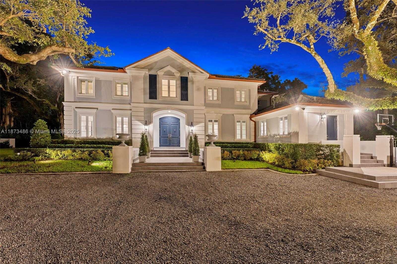 Small Image of 5400 BANYAN TRL, Coral Gables Number 58