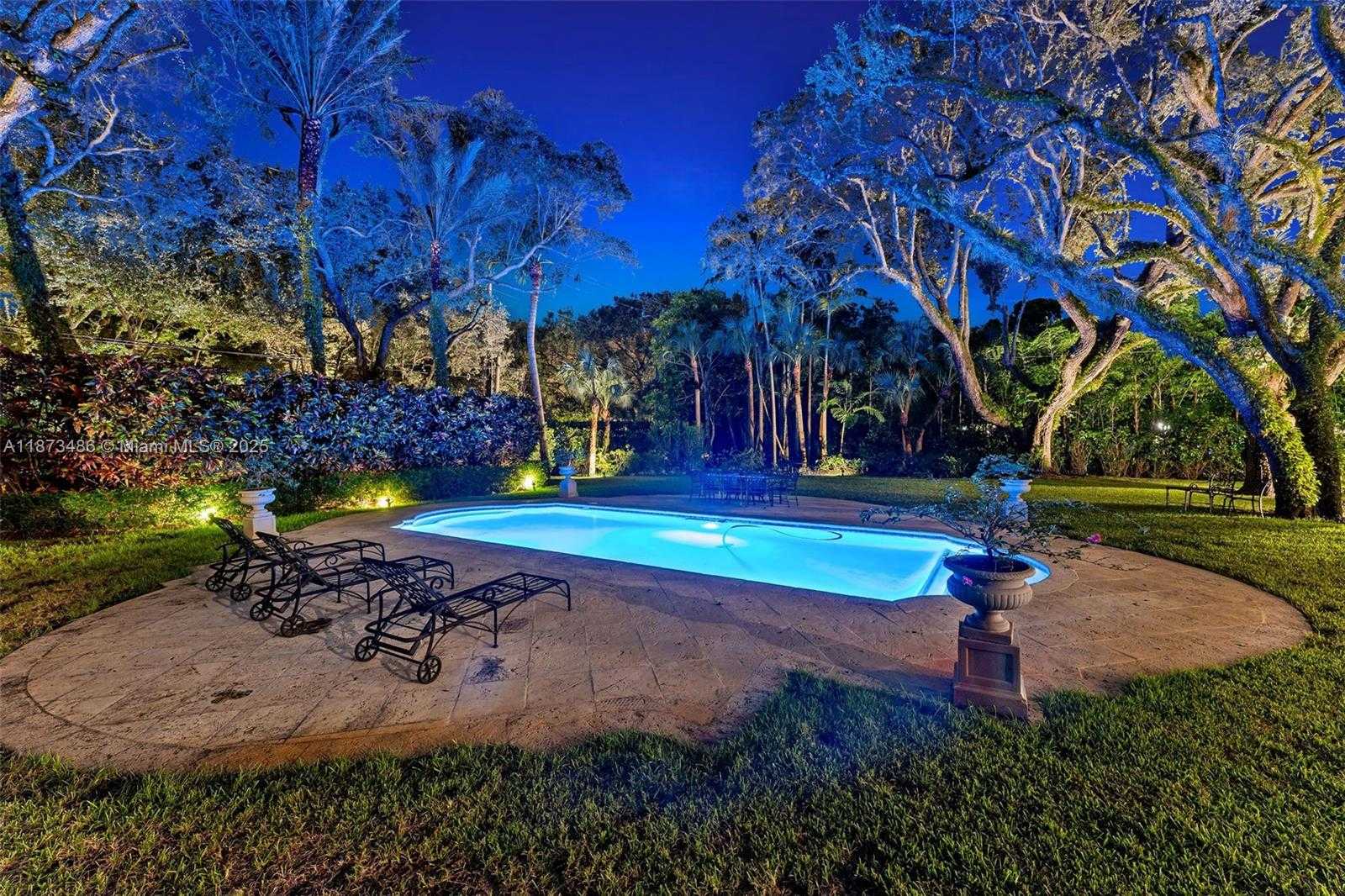 Small Image of 5400 BANYAN TRL, Coral Gables Number 67