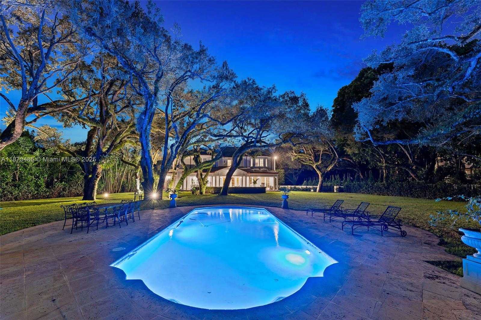 Small Image of 5400 BANYAN TRL, Coral Gables Number 68