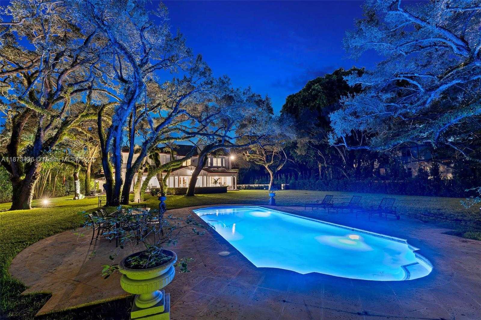 Small Image of 5400 BANYAN TRL, Coral Gables Number 69