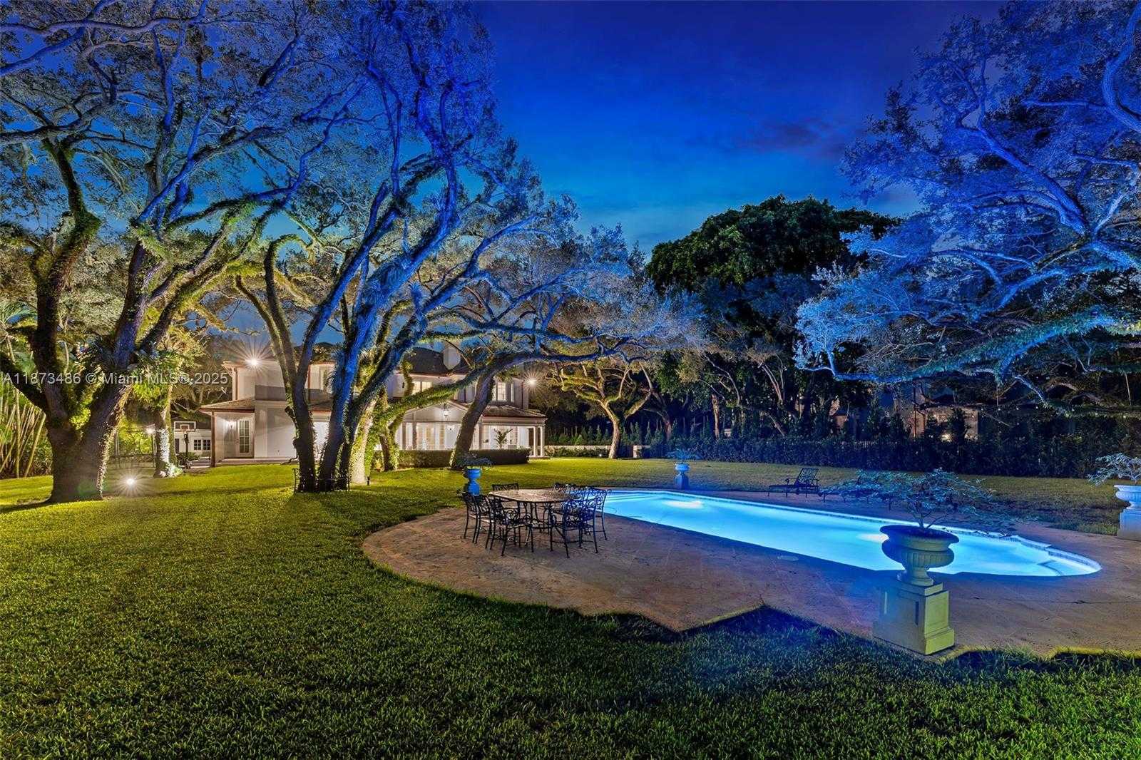 Small Image of 5400 BANYAN TRL, Coral Gables Number 70