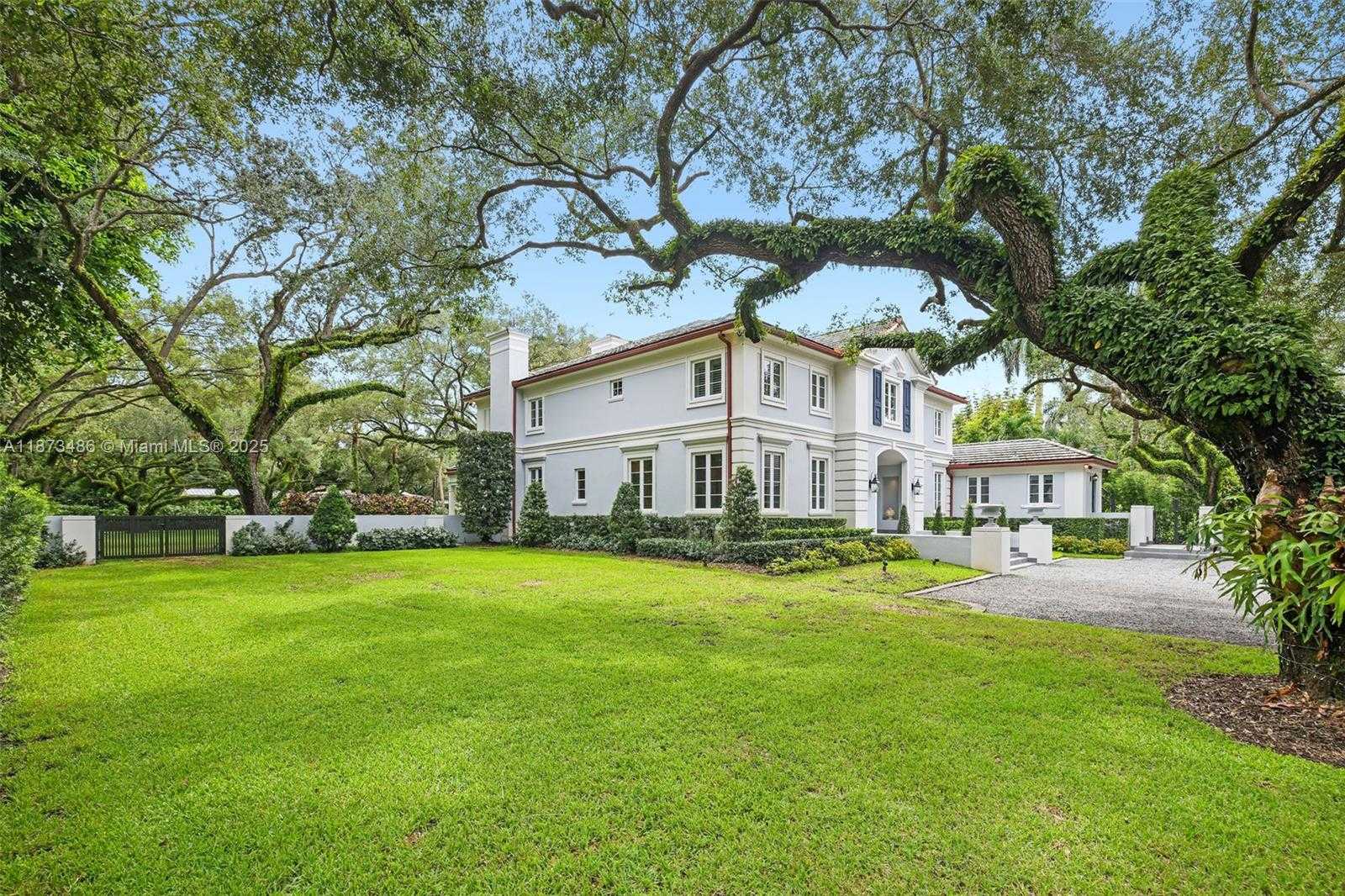 Small Image of 5400 BANYAN TRL, Coral Gables Number 9