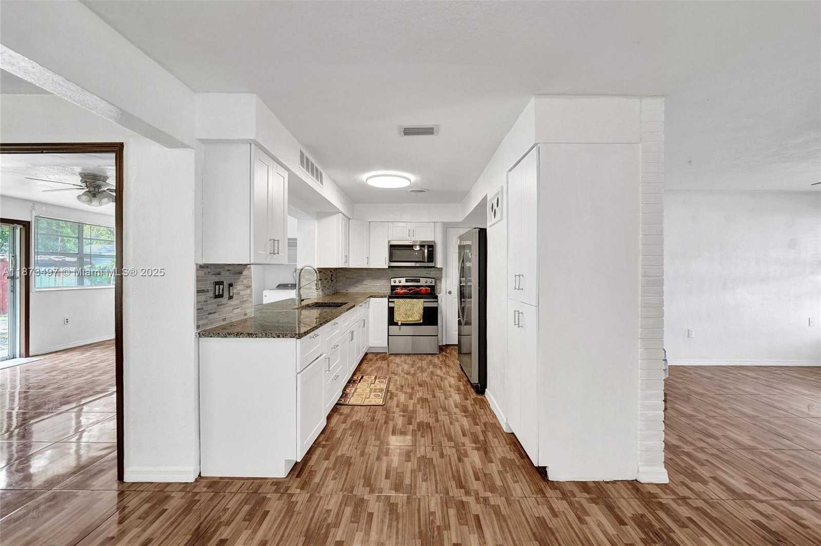 Small Image of 3330 TAFT ST, Hollywood Number 25